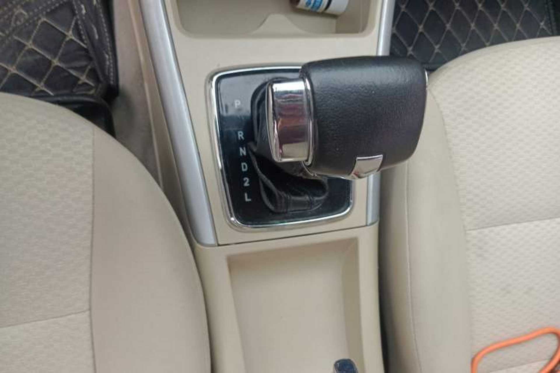 Used BAIC Senova D20 2015 Hatchback 1.5L Automatic Joyful Edition Gear Lever