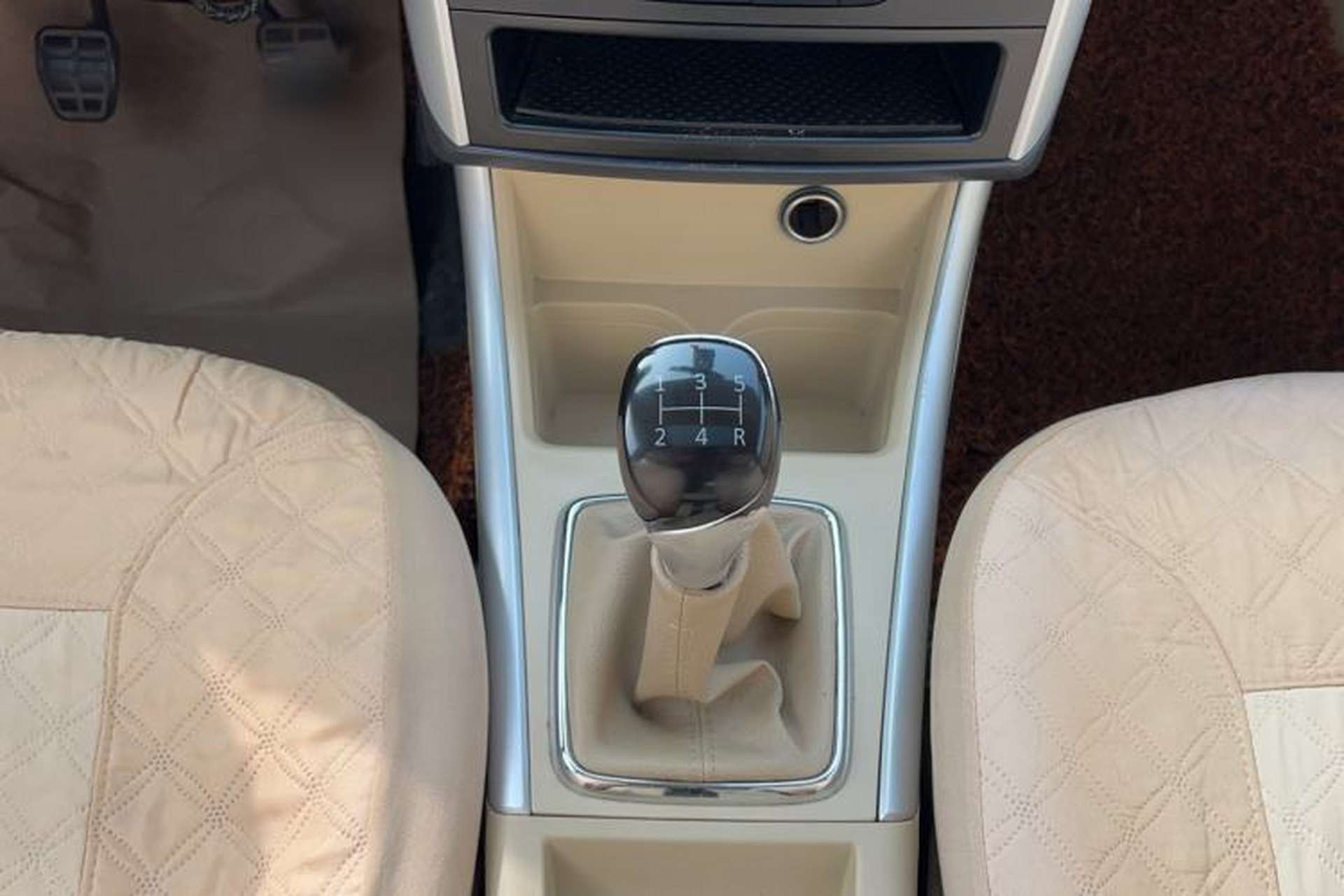 Used BAIC Senova D20 2015 Hatchback 1.5L Manual Leshang Version Gear Lever