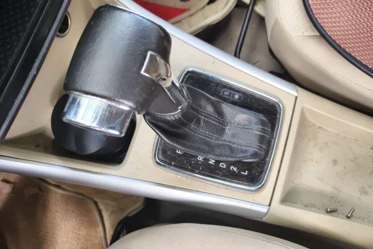 Used BAIC Senova D20 2015 Sedan 1.5L Automatic Lotte Edition Gear Lever