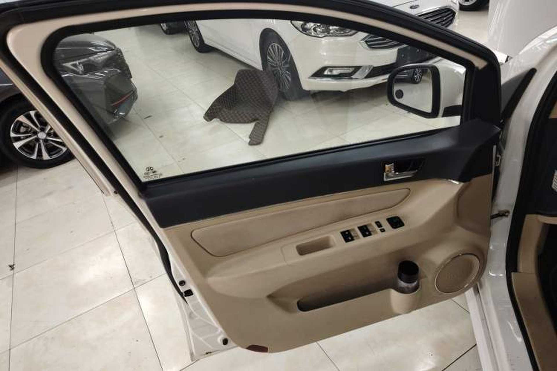 Used BAIC Senova D20 2015 Hatchback 1.5L Automatic Lotte Edition Interior 3