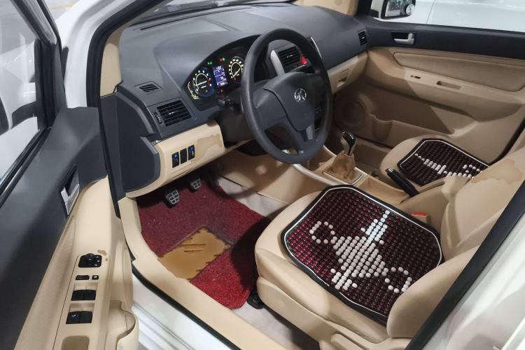 Used BAIC Senova D20 2015 Sedan 1.3L Manual Joy Edition Interior 3