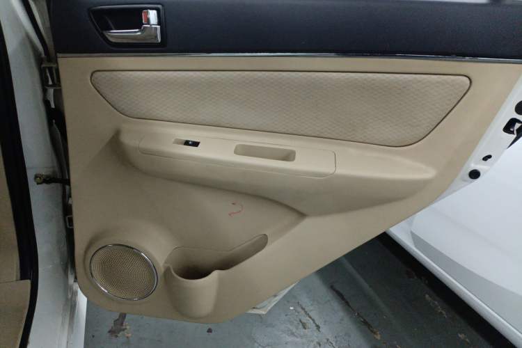 Used BAIC Senova D20 2015 Hatchback 1.5L Automatic Lotte Edition Interior 7