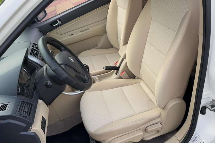 Used BAIC Senova D20 2015 Hatchback 1.5L Manual Lotte Edition Left Front Seat