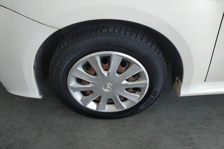 Used BAIC Senova D20 2015 Hatchback 1.3L Manual Joy Edition Left Front Wheel Hub