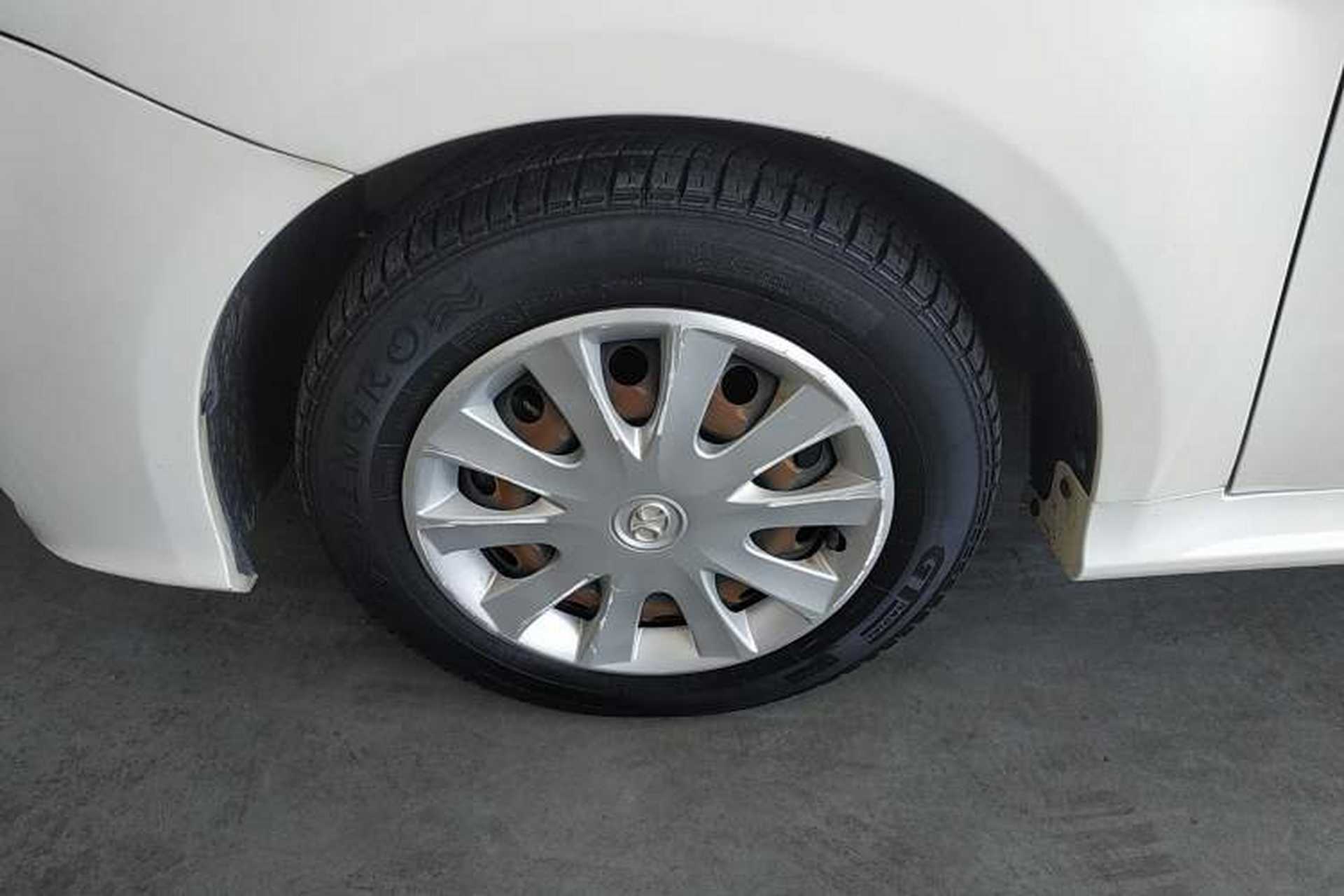 Used BAIC Senova D20 2015 Hatchback 1.3L Manual Joy Edition Left Front Wheel Hub