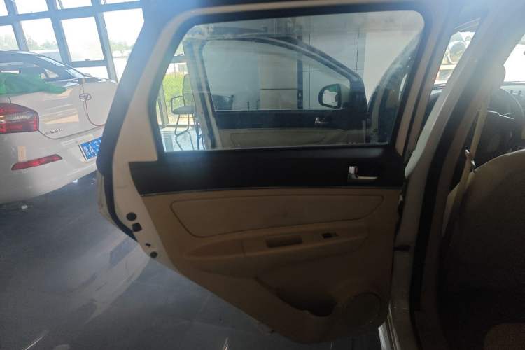 Used BAIC Senova D20 2015 Hatchback 1.5L Manual Leshang Version Left Rear Door Interior