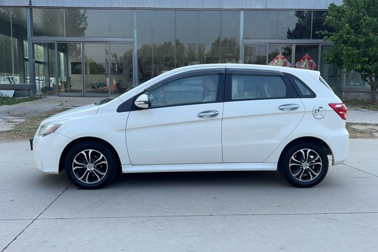 Used BAIC Senova D20 2015 Hatchback 1.5L Manual Leshang Version Left Side