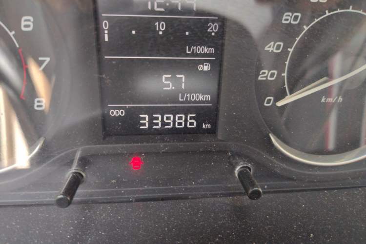 Used BAIC Senova D20 2015 Hatchback 1.5L Manual Lotte Edition Odometer Close Up