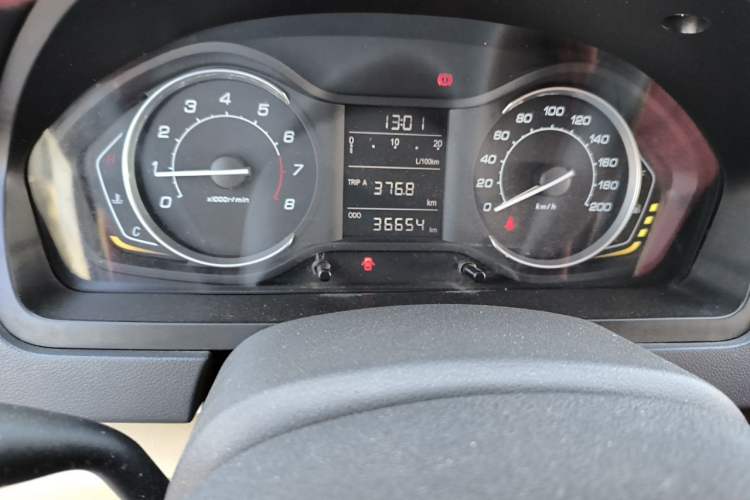 Used BAIC Senova D20 2015 Hatchback 1.3L Manual Leisure Edition Odometer Close Up
