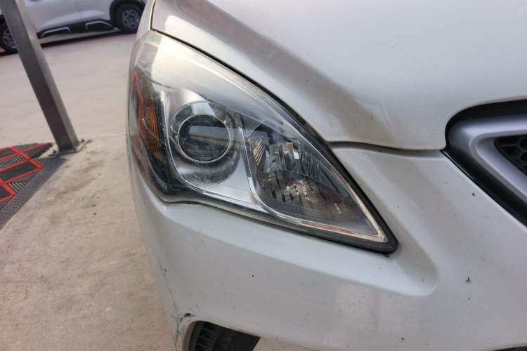 Used BAIC Senova D20 2015 Hatchback 1.3L Manual Leisure Edition Right Front Headlight