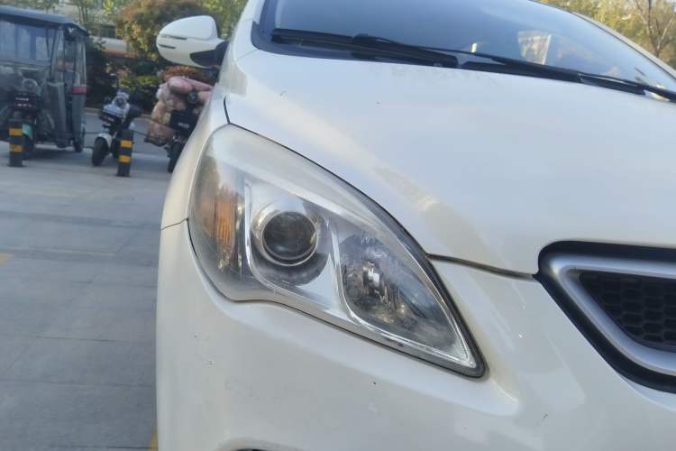 Used BAIC Senova D20 2015 Hatchback 1.3L Manual Joy Edition Right Front Headlight