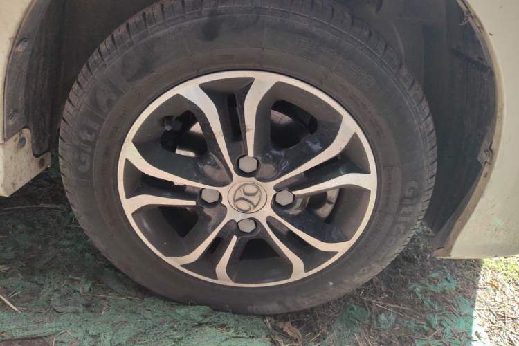 Used BAIC Senova D20 2015 Hatchback 1.5L Manual Lotte Edition Right Front Wheel Hub