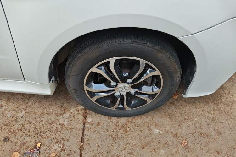 Used BAIC Senova D20 2015 Hatchback 1.5L Automatic Lotte Edition Right Front Wheel Hub