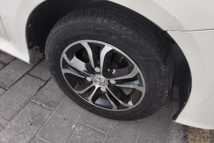 Used BAIC Senova D20 2015 Hatchback 1.5L Automatic Lotte Edition Right Front Wheel Hub