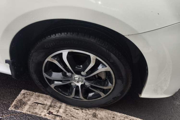 Used BAIC Senova D20 2015 Sedan 1.5L Manual Lotte Edition Right Front Wheel Hub