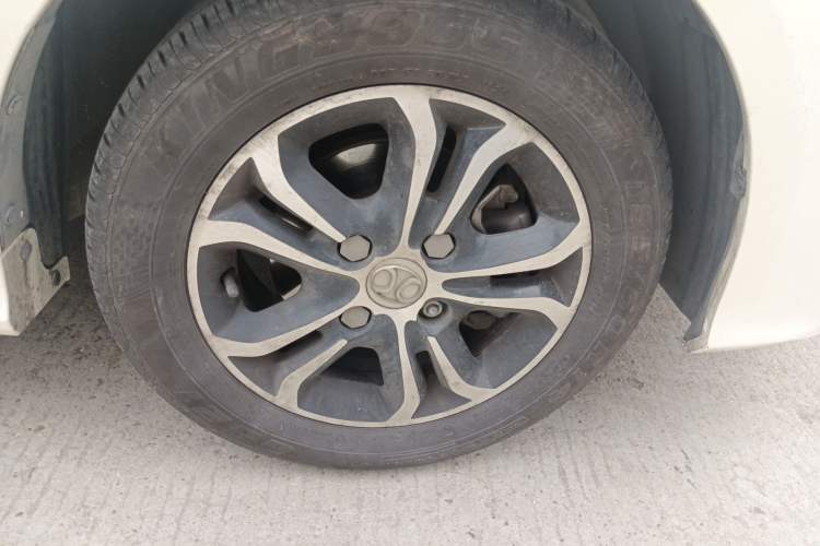 Used BAIC Senova D20 2015 Hatchback 1.5L Automatic Joyful Edition Right Front Wheel Hub