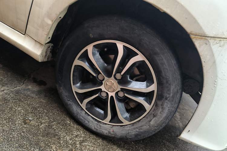 Used BAIC Senova D20 2015 Sedan 1.5L Manual Lotte Edition Right Front Wheel Hub
