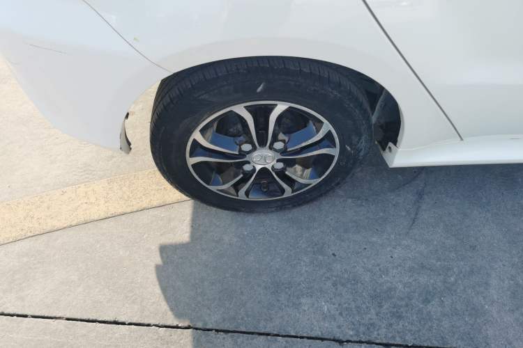 Used BAIC Senova D20 2015 Hatchback 1.5L Automatic Lotte Edition Right Rear Wheel Hub