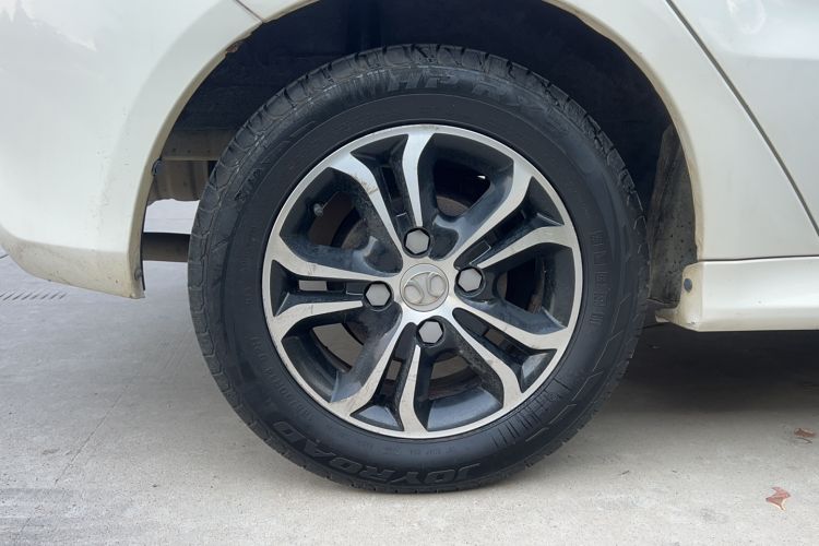 Used BAIC Senova D20 2015 Hatchback 1.5L Manual Leshang Version Right Rear Wheel Hub
