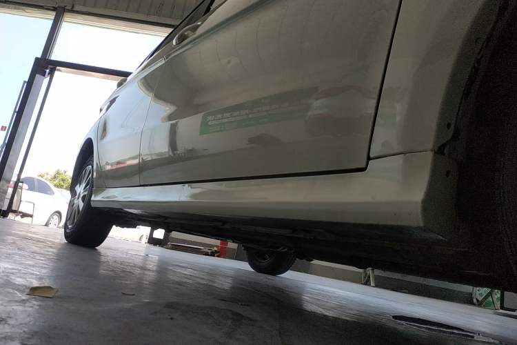 Used BAIC Senova D20 2015 Hatchback 1.3L Manual Joy Edition Right Side Sill