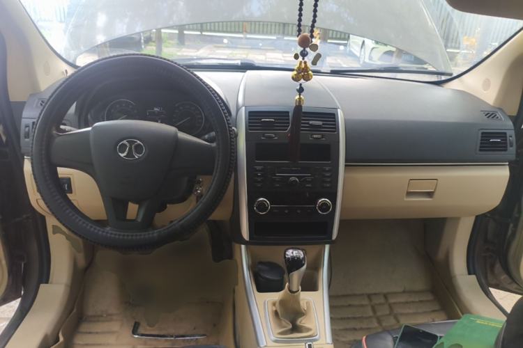 Used BAIC Senova D20 2015 Hatchback 1.3L Manual Joy Edition Center Console