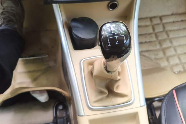 Used BAIC Senova D20 2015 Hatchback 1.3L Manual Joy Edition Gear Lever