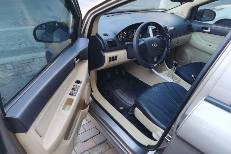 Used BAIC Senova D20 2015 Sedan 1.3L Manual Joy Edition Interior 3