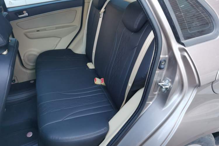 Used BAIC Senova D20 2015 Sedan 1.3L Manual Joy Edition Interior 4