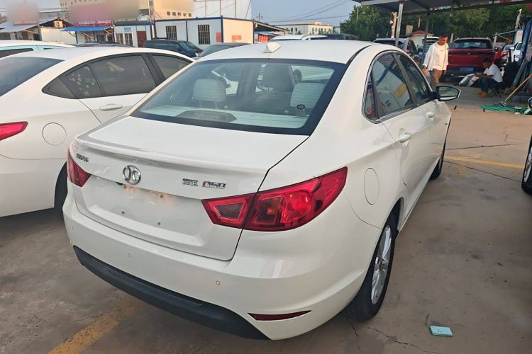 Used BAIC Senova D50 2014 1.5L manual comfort version Exterior 3