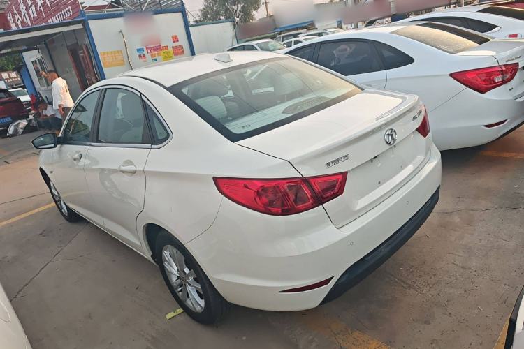 Used BAIC Senova D50 2014 1.5L manual comfort version Exterior 5
