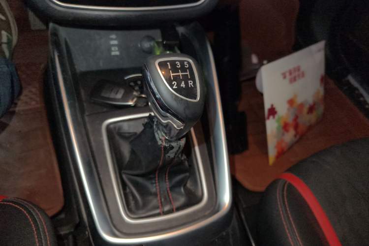 Used BAIC Senova D50 2018 1.5L Manual Luxury Intelligent Driving Version Gear Lever