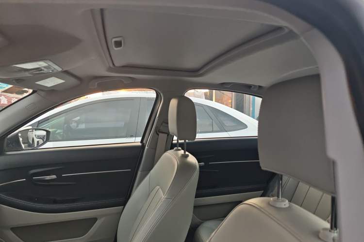 Used BAIC Senova D50 2014 1.5L manual comfort version Interior 4