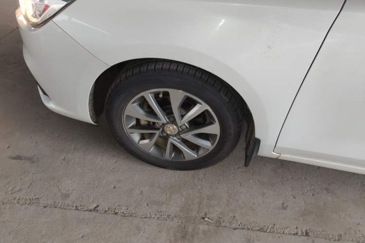 Used BAIC Senova D50 2018 1.5L Manual Luxury Intelligent Driving Version Left Front Wheel Hub