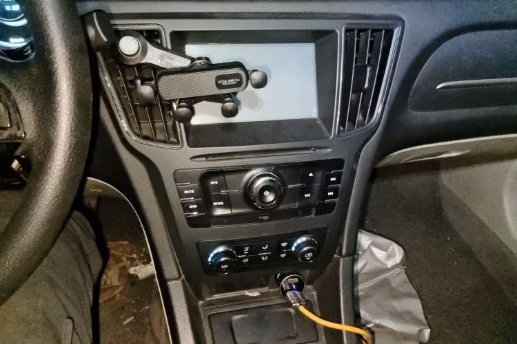 Used BAIC Senova D50 2014 1.5L manual standard version Audio And AC Panel