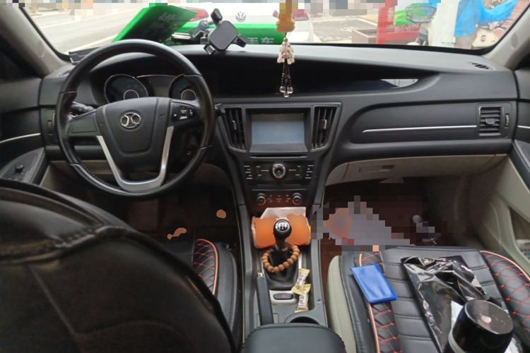 Used BAIC Senova D50 2014 1.5L manual comfort version Center Console