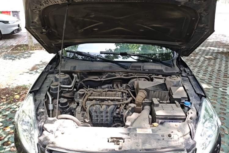 Used BAIC Senova D50 2014 1.5L manual comfort version Engine Bay