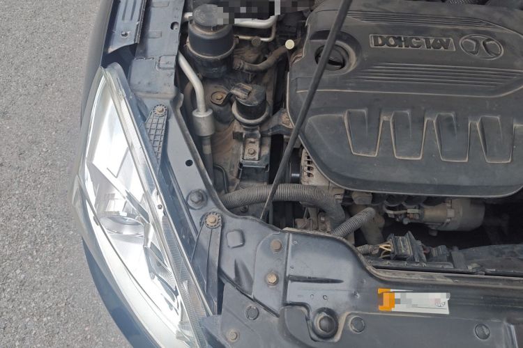 Used BAIC Senova D50 2014 1.5L manual comfort version Engine Bay Right