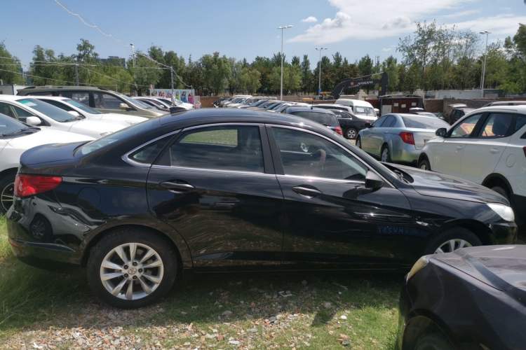 Used BAIC Senova D50 2014 1.5L manual comfort version Exterior 2