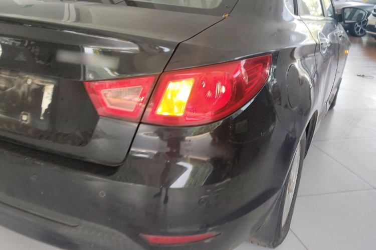 Used BAIC Senova D50 2014 1.5L manual standard version Exterior 6