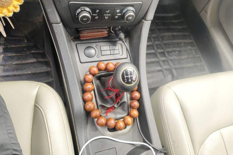 Used BAIC Senova D50 2014 1.5L manual comfort version Gear Lever