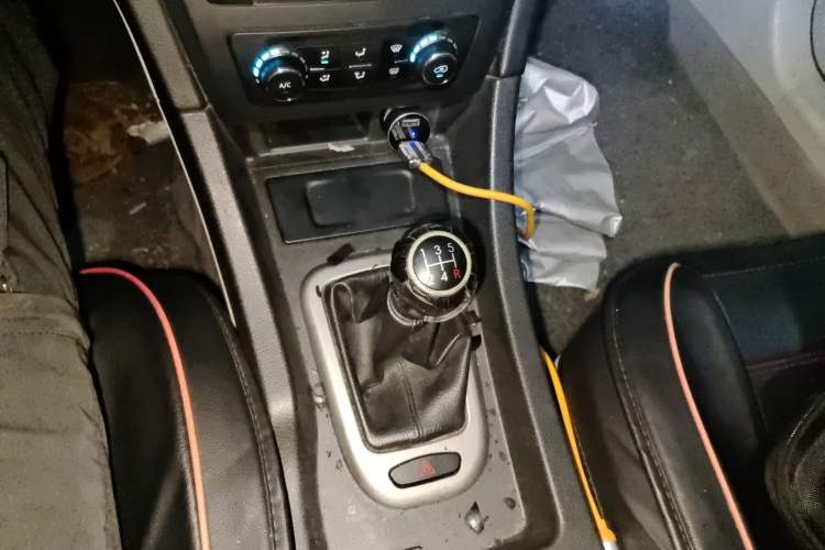 Used BAIC Senova D50 2014 1.5L manual standard version Gear Lever
