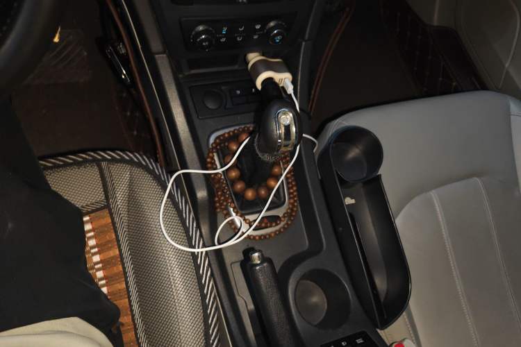 Used BAIC Senova D50 2014 1.5L manual comfort version Gear Lever
