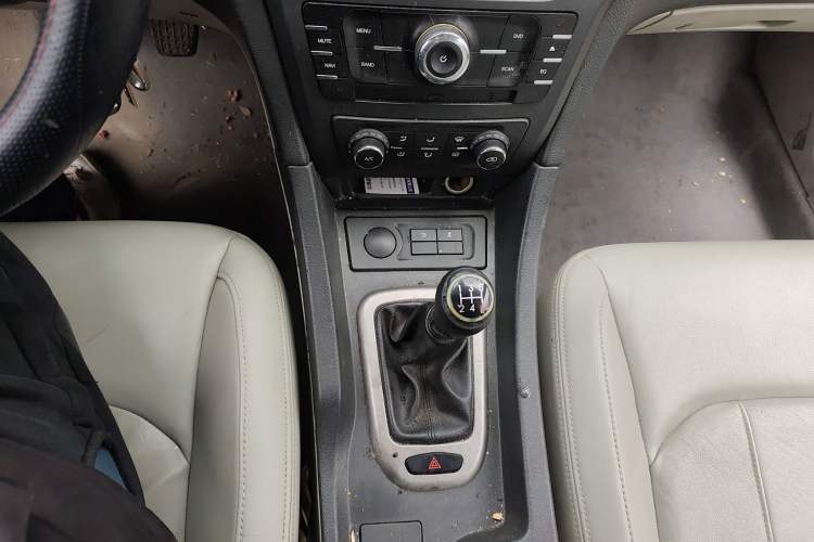 Used BAIC Senova D50 2014 1.5L manual comfort version Gear Lever