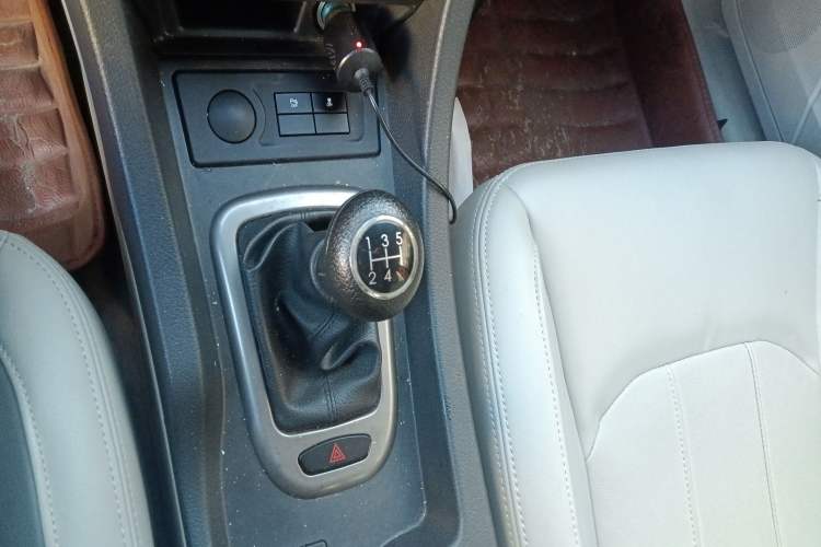 Used BAIC Senova D50 2014 1.5L manual comfort version Gear Lever