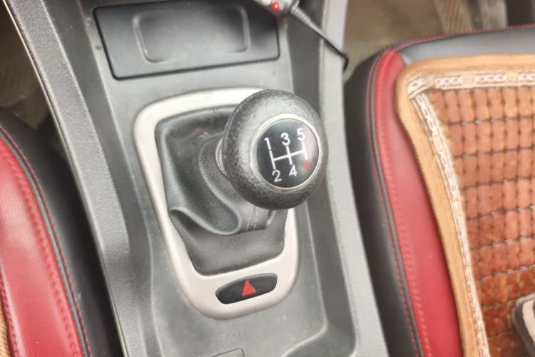 Used BAIC Senova D50 2014 1.5L manual standard version Gear Lever