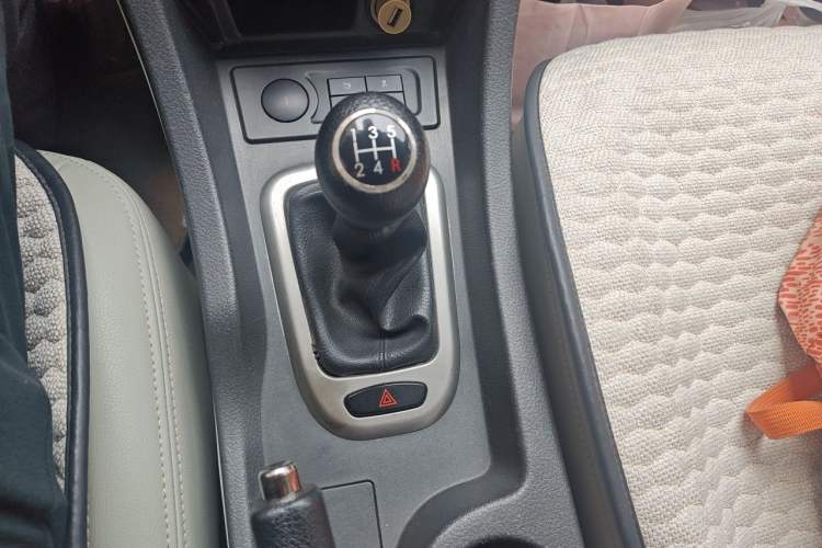 Used BAIC Senova D50 2014 1.5L manual comfort version Gear Lever