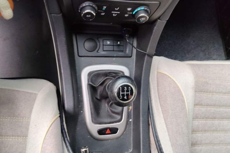 Used BAIC Senova D50 2014 1.5L manual comfort version Gear Lever