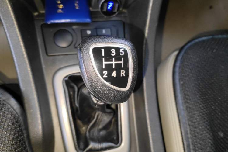 Used BAIC Senova D50 2014 1.5L manual comfort version Gear Lever
