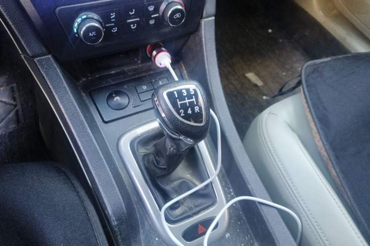 Used BAIC Senova D50 2014 1.5L manual comfort version Gear Lever