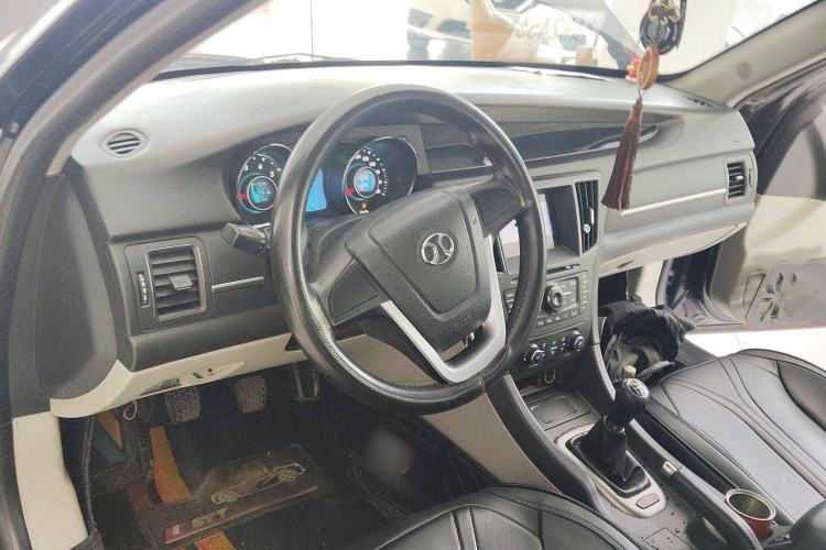 Used BAIC Senova D50 2014 1.5L manual standard version Interior 2